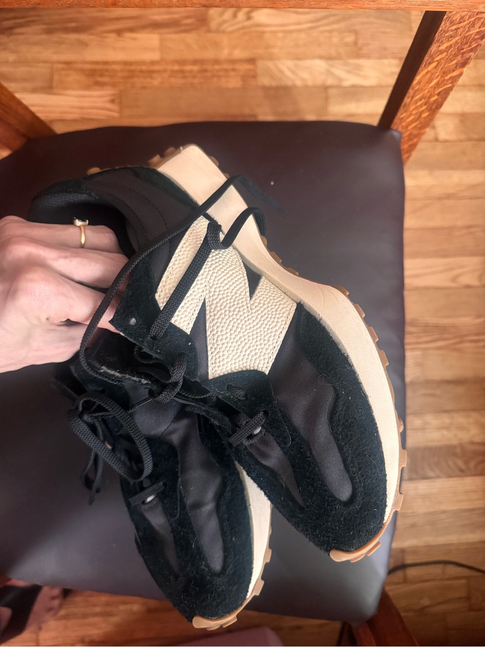 New Balance 327’s - Picture 2 of 8